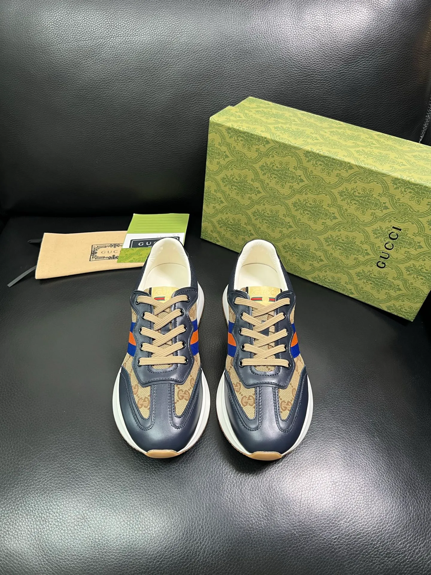 Men's shoes 💰800 Gucci top purchasing Gucci counter new model, original factory configuration of imported cowhide from Italy with printed cloth fabric, imported cowhide lining, breathable and comfortable, sole: original factory special sole is super comfortable, original factory and single goods are high quality, welcome to compare, code number 38-44 (customized 45 46) 85865